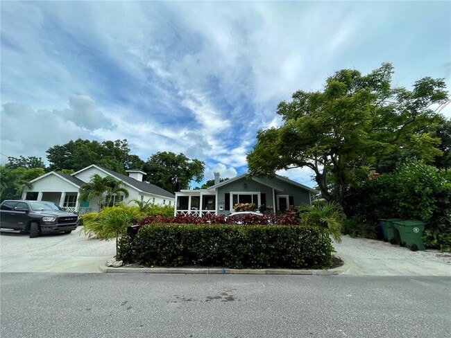 Photo - 2703 10th Ave W