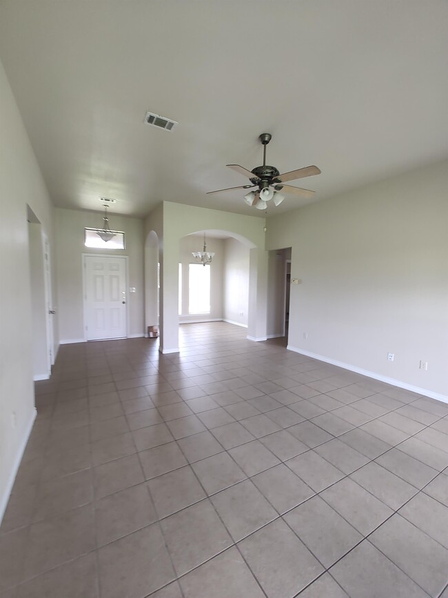 5460 Westmeadow Ln