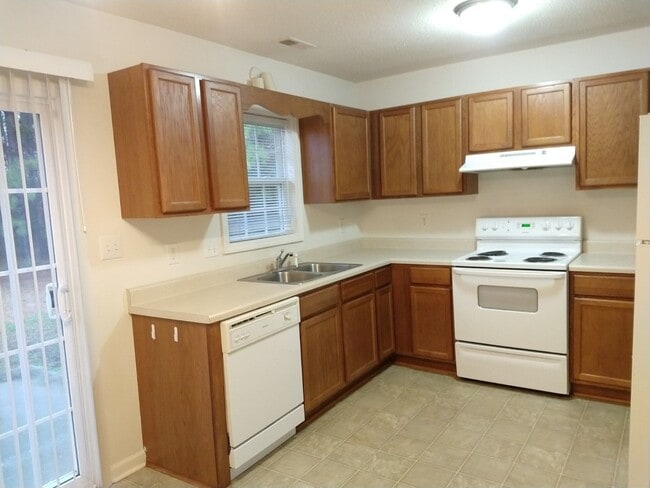 Photo - 109 E Coopers Ct