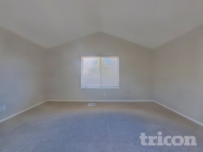 Photo - 301 Kingbird Cir