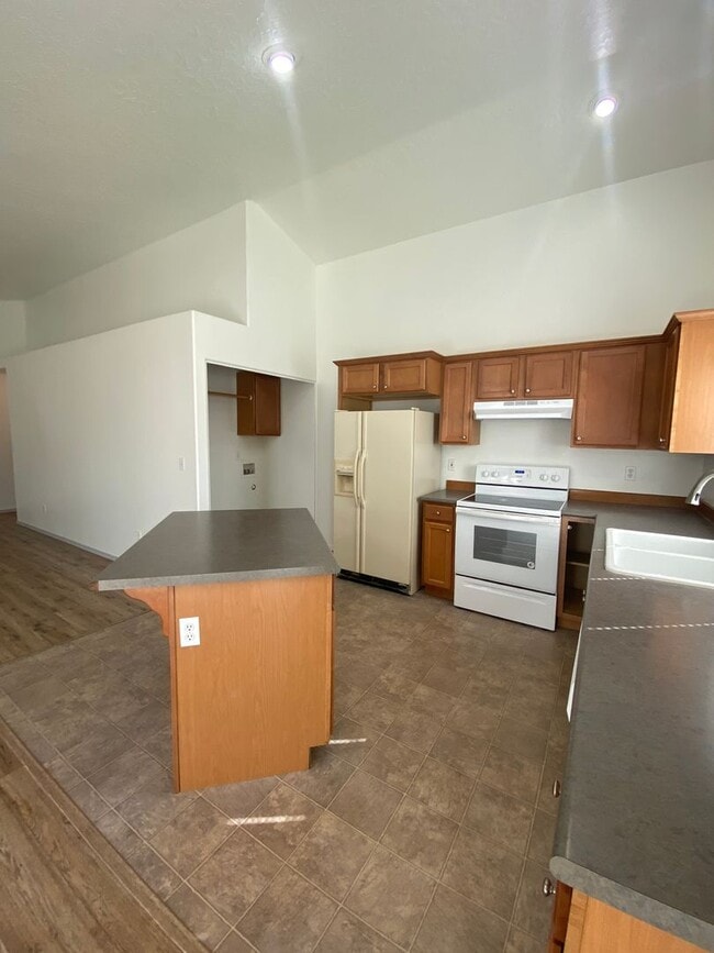 Adorable home in La Pine! Bring your pets! House Rental in La Pine