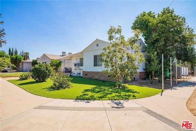 Building Photo - 16154 Gilmore St