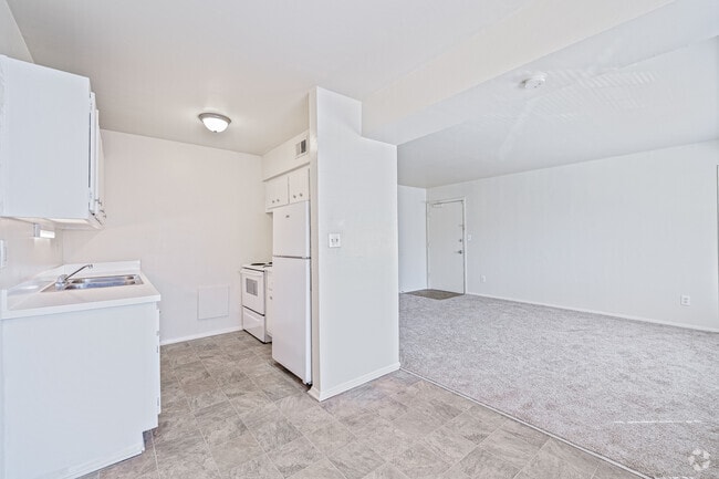 2BR, 1BA - 867SF - Dining Room