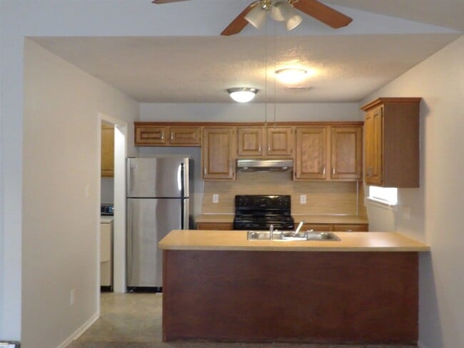 Photo - 6806 NW Willow Springs Dr