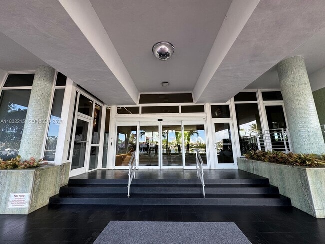 Photo - 4747 Collins Ave Unit 502