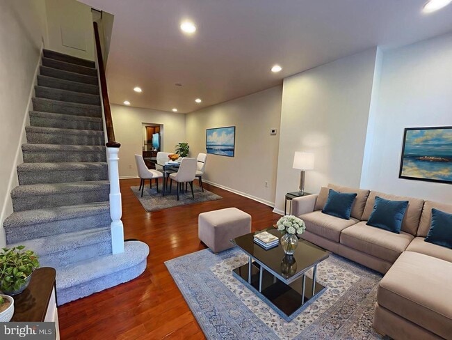 Building Photo - 1315 S Howard St