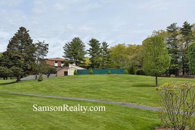 Photo - 756 Quaker Ln Unit 210