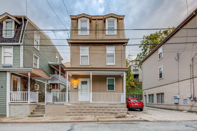 Photo - Beautiful 3 bedroom home in Mt. Washington available September 1!