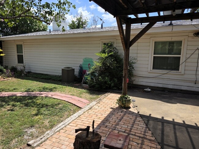 Photo - 2516 W Beauregard Ave