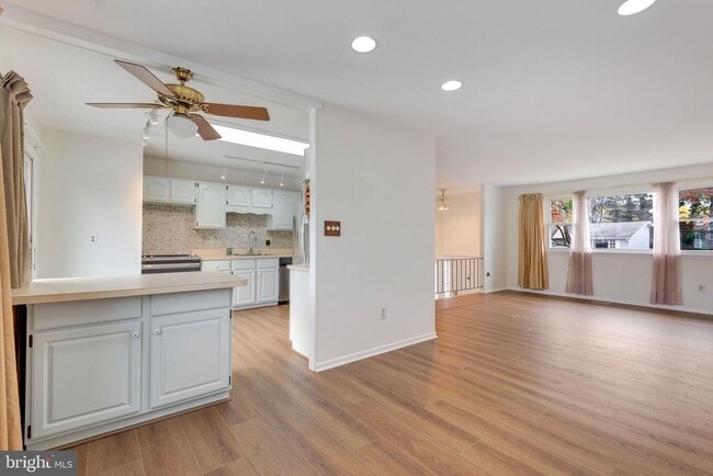 Photo - 852 Birchwood Ct