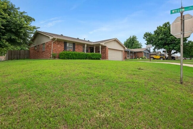 Photo - 220 E Beech Ave