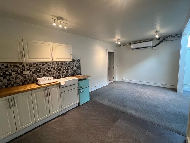 Photo - 416 E Main St