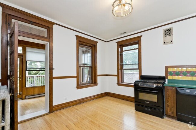 Building Photo - 3 bedroom in Chicago IL 60613 Unit 3 Rental