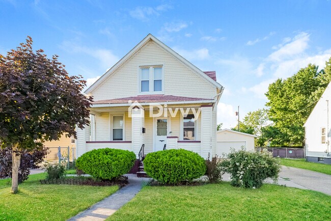 Photo - 1717 E 34th St House