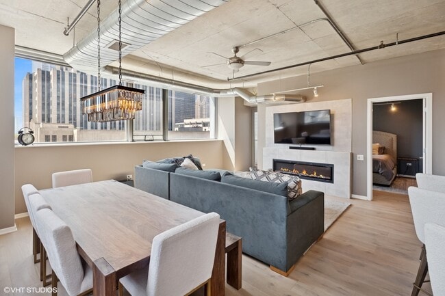 Photo - 240 E Illinois St Unit 607