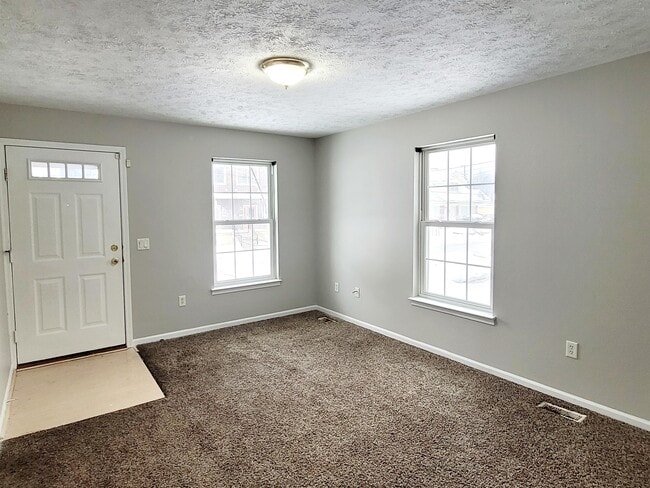 Photo - 730 Bates St SE
