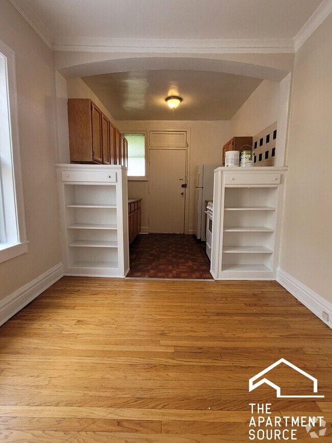 Building Photo - 4937 N Whipple St Rental