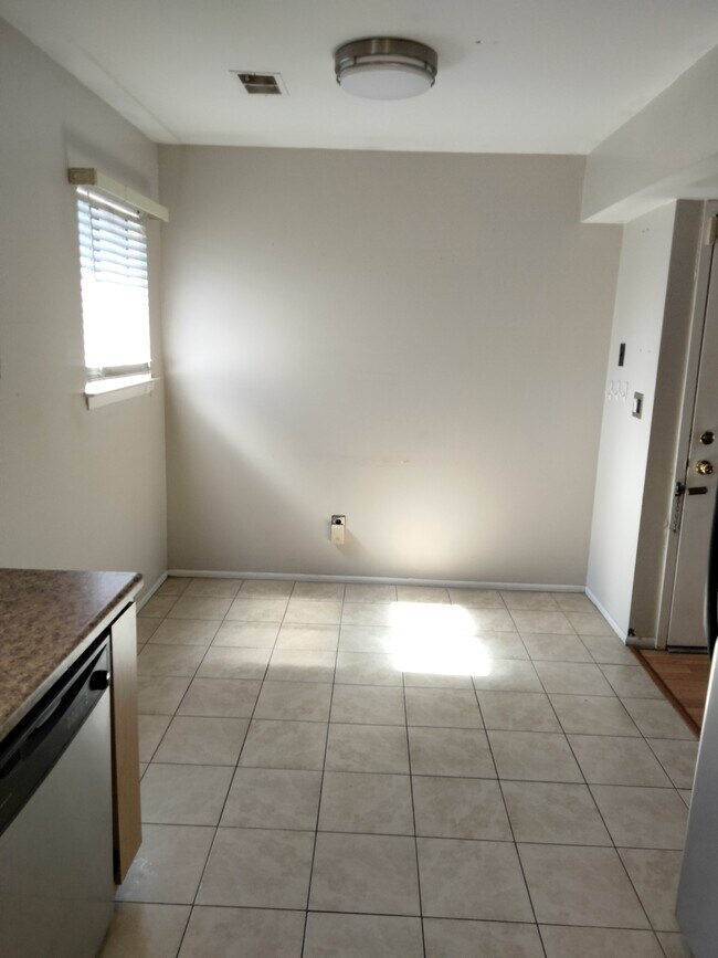 Photo - 706 N Oaks Blvd Unit 706 North Oaks Blvd