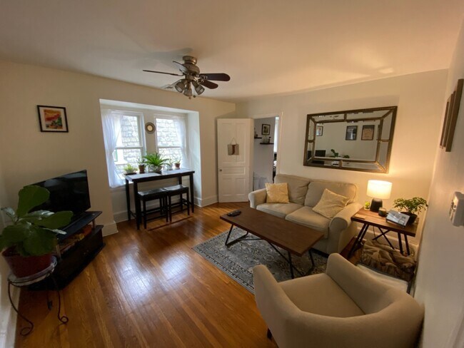 Photo - 921 S 48th St Unit 3