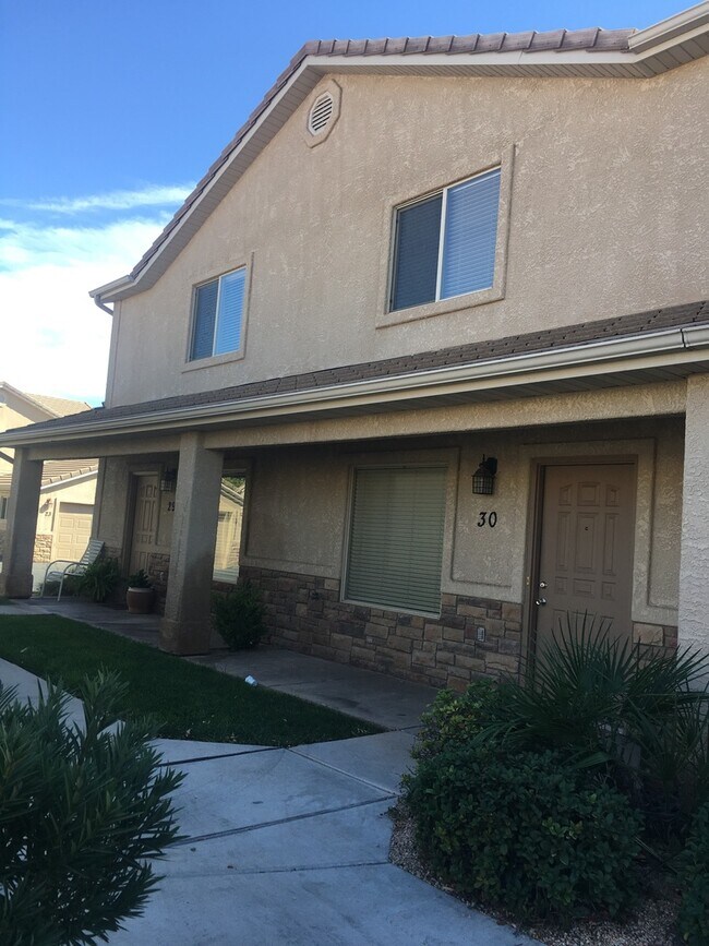 Photo - Beautiful Skyhawk Town Home, 1 car garage.