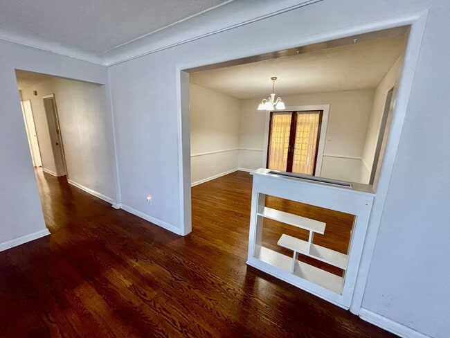 Photo - 1805 S Valley Rd Ave