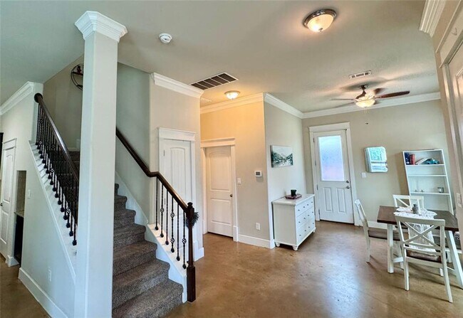 Photo - 4420 Red River St