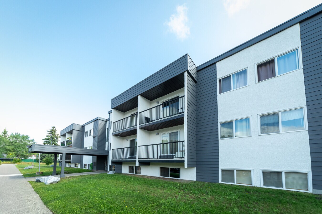 Briarwood ! - Briarwood Apartments