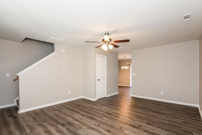 Photo - 4822 Abercromby St