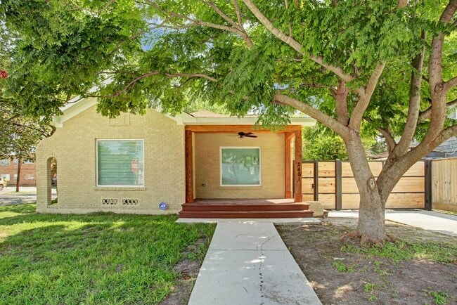 Photo - 2401 Eagle St