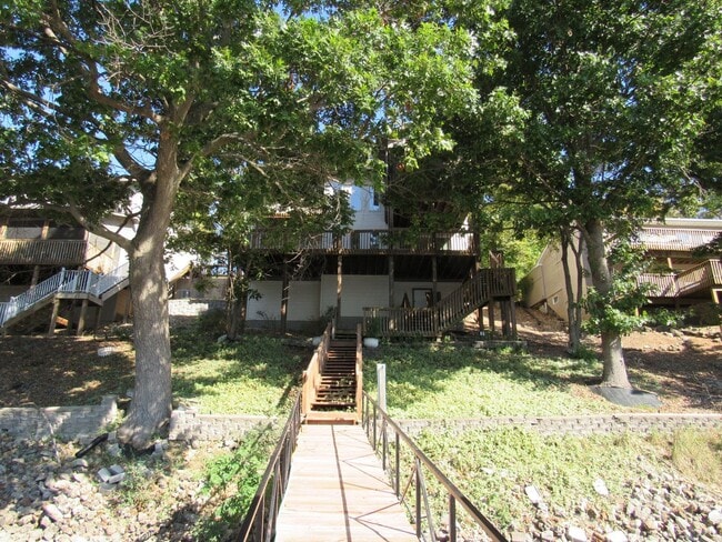 Photo - Lakefront house with Cove Protection