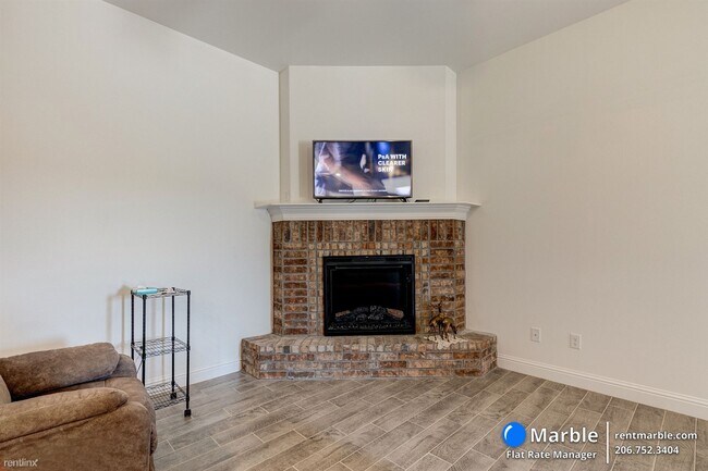 Photo - 3 br, 2 bath House - 6012 NW Grant St