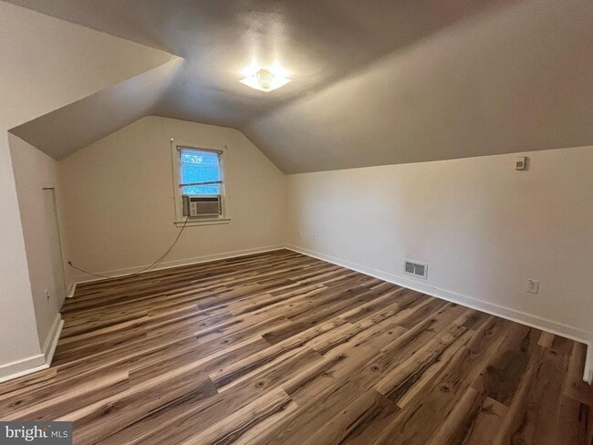 Photo - 4113 ROSEMONT Ave Unit A