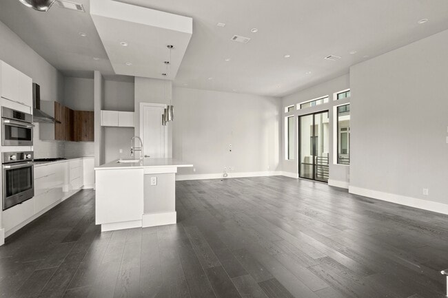 Building Photo - 1615 Wheeler Ave