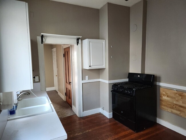 Photo - Large 1 Bedroom Downtown Nashua Unit Apt 2