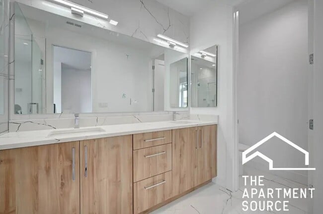 Photo - 3008 W Belmont Ave Unit 3008 West Belmont Avenue