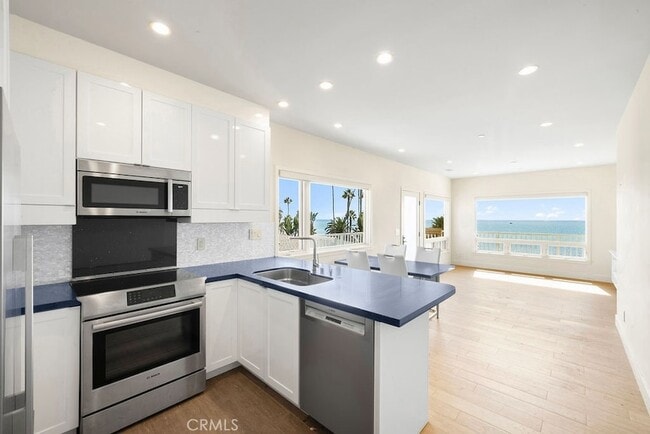 Photo - 376 Cliff Dr Unit D