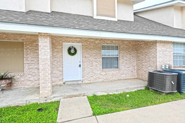 Photo - 8911 McPherson Rd Unidad 4D