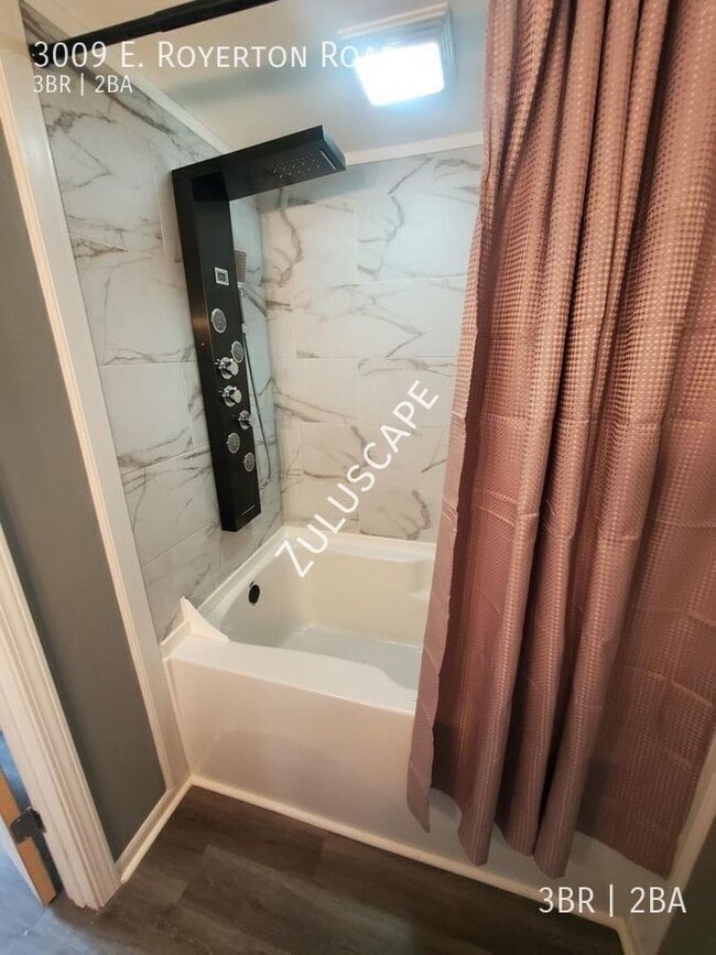 Photo - 3009 E Royerton Rd