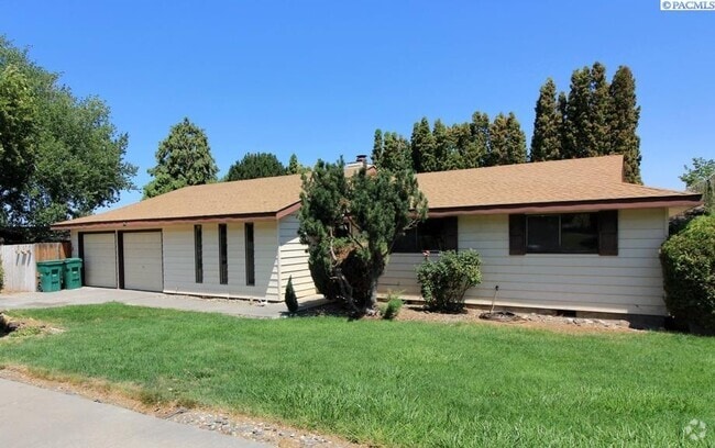 Building Photo - Kennewick 3 Bed/2 Bath Rambler + Bonus Room Rental