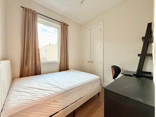 Photo - Nice room in a good neighborhood Unit 3B