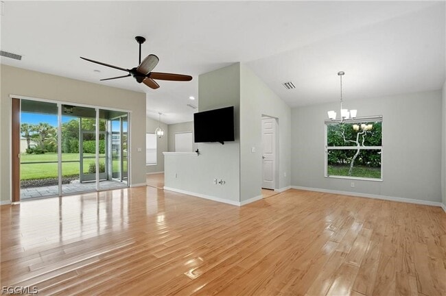 Photo - 2427 Woodbourne Pl