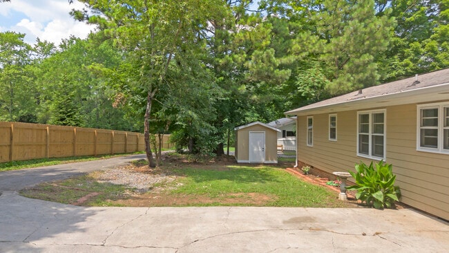 Photo - 3005 Pine Dr NE