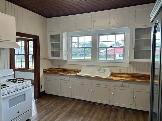 Kitchen - 426 Bellevue St Unit A