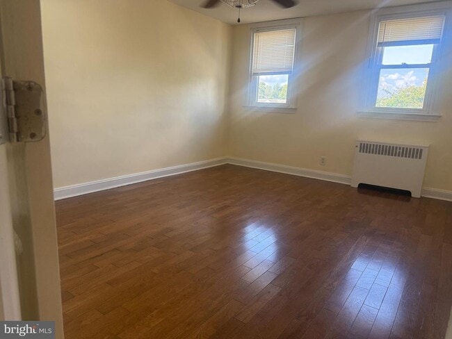 Photo - 544 Wiltshire Rd