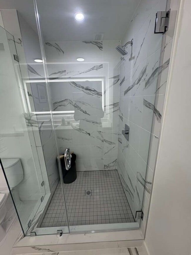 Photo - 1642 NE 124th Ln Unit B8