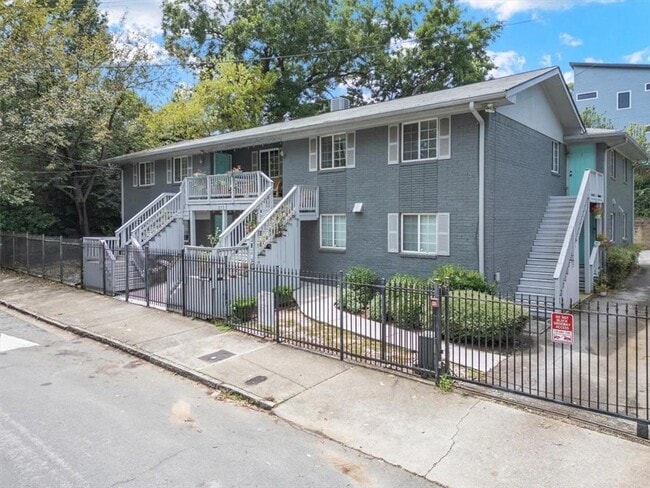 Photo - 210 Sampson St NE Unit 3