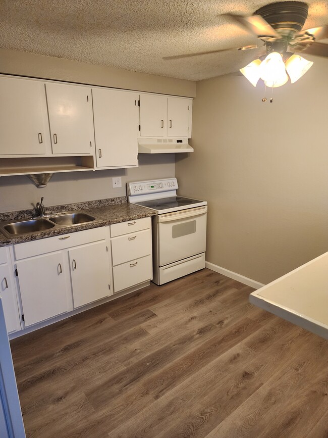 Photo - 1304 S Parker Rd Unidad Parker Rd Condo