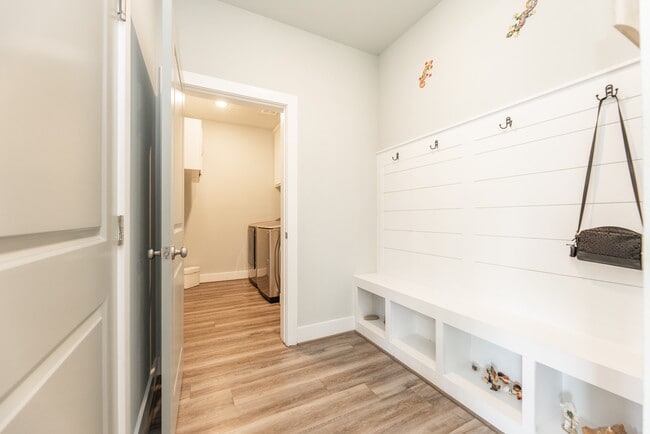 Building Photo - 9 Drywood Ln