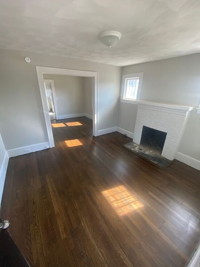 Photo - 1423 Burrell St NW