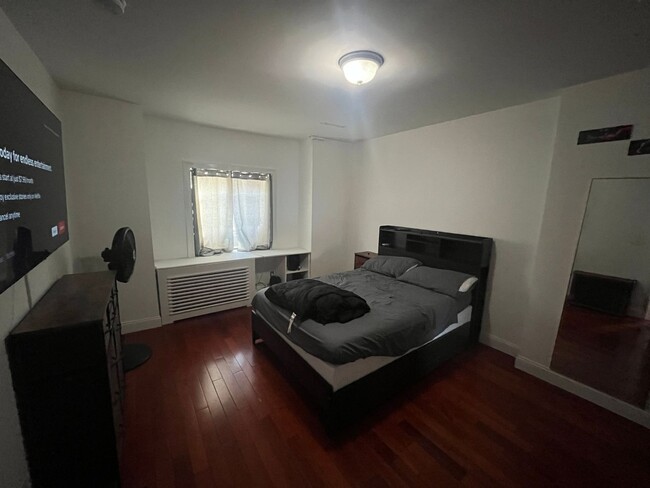 Building Photo - 579 Putnam Ave Rental